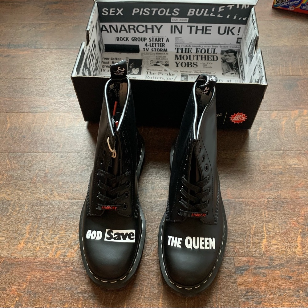 NWT Dr. Martens x Sex Pistols 1460
